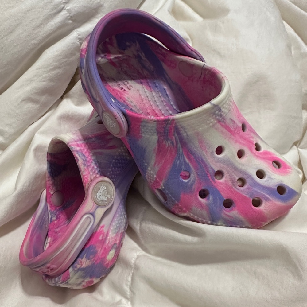 CROCS Kids Tie-Dye Pink Purple White Classic Clog